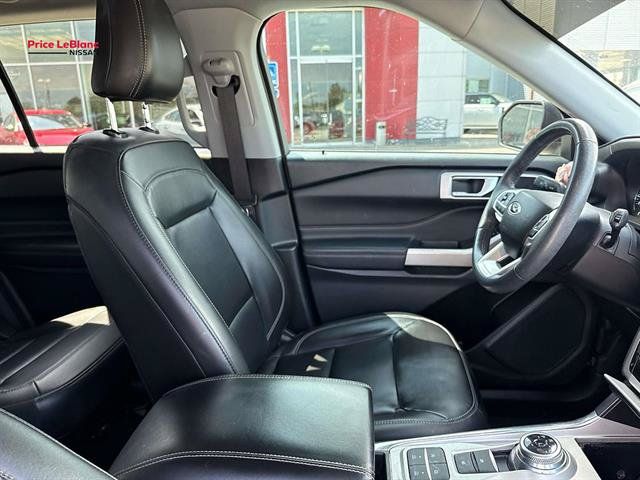 Used 2024 Ford Explorer XLT w/ Equipment Group 202A RWD image 10