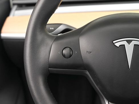 Used 2020 Tesla Model 3 Standard Range Plus RWD image 19