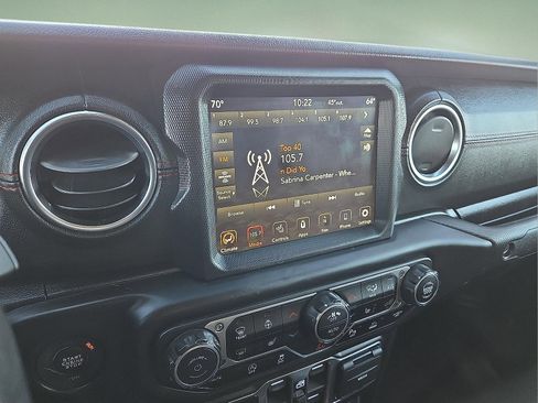 Used 2020 Jeep Gladiator Rubicon image 16