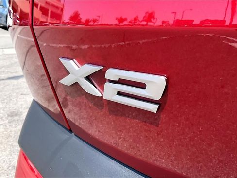Used 2025 BMW X2 xDrive28i w/ Premium Package AWD/4WD image 9