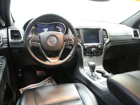 Used 2018 Jeep Grand Cherokee Limited AWD/4WD image 7