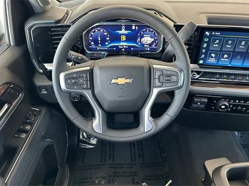 Used 2025 Chevrolet Silverado 1500 LT image 19