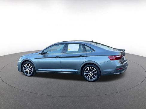 Used 2025 Volkswagen Jetta SE image 14