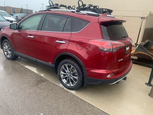 Used 2018 Toyota RAV4 Limited w/ Advanced Technology Package AWD/4WD image 3