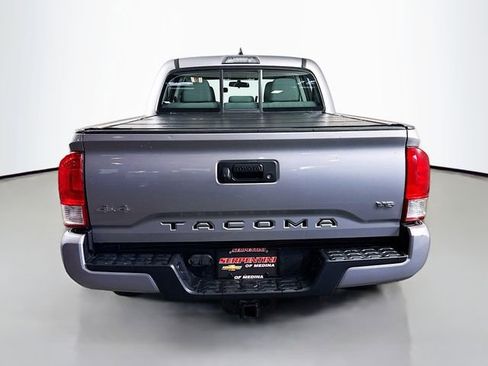 Used 2017 Toyota Tacoma SR AWD/4WD image 7