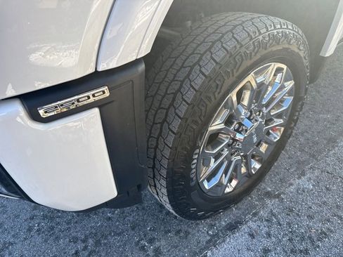 Used 2024 GMC Sierra 2500 Denali w/ Denali Reserve Package image 4