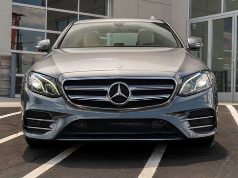 Used 2017 Mercedes-Benz E 300 image 4