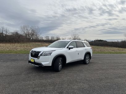New 2025 Nissan Pathfinder SL