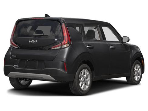 Used 2025 Kia Soul LX FWD image 2