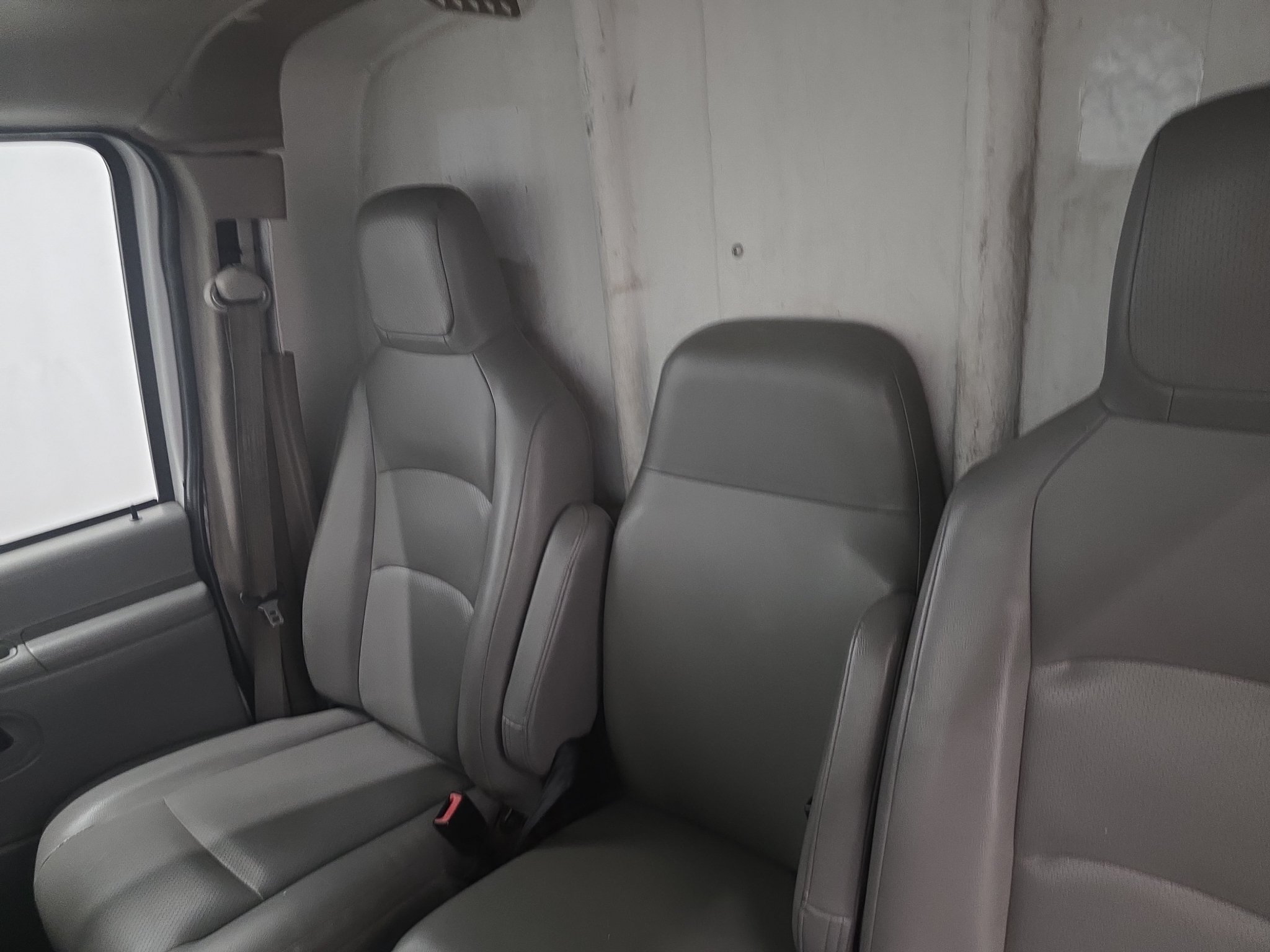 Used 2012 Ford E-450 and Econoline 450 Super Duty RWD image 21