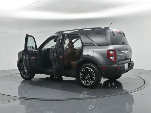 Certified 2025 Ford Bronco Sport Outer Banks w/ Outer Banks Tech Package+ AWD/4WD image 37