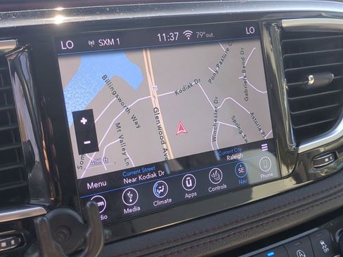 Used 2019 Chrysler Pacifica Limited w/ Tire & Wheel Group image 19