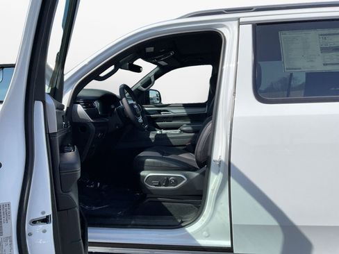 New 2026 Jeep Grand Wagoneer L Limited AWD/4WD image 9