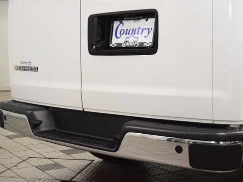 Used 2024 Chevrolet Express 3500 LT w/ LT Preferred Equipment Group RWD image 13