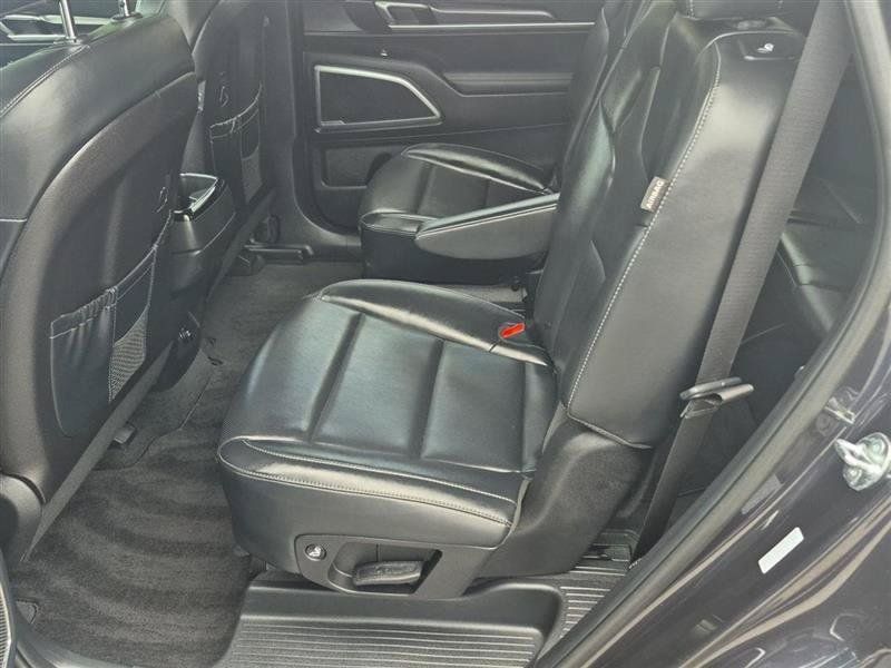 Used 2025 Kia Telluride S AWD/4WD image 26