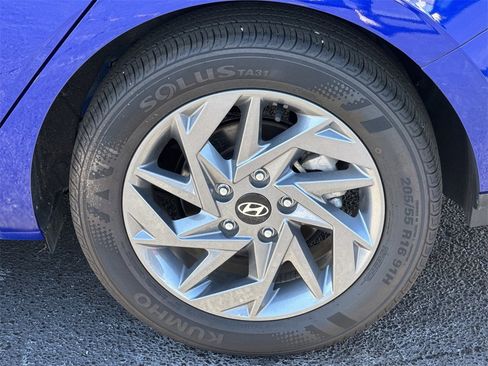 Used 2024 Hyundai Elantra SEL image 19