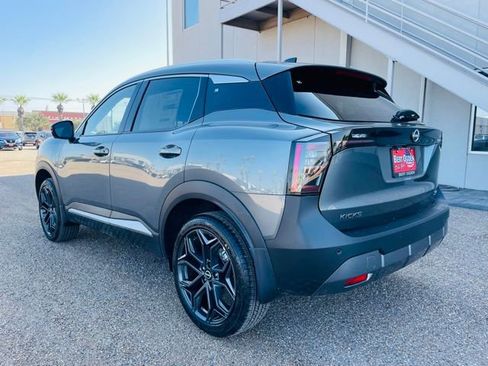 New 2026 Nissan Kicks SR w/ SR Premium Package image 5