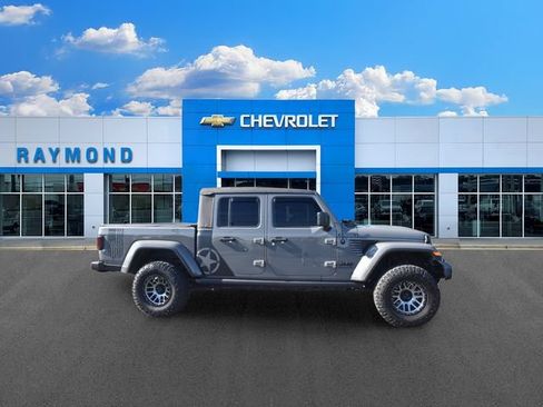 Used 2021 Jeep Gladiator Sport AWD/4WD image 2