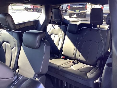 New 2026 Chrysler Pacifica Select image 28
