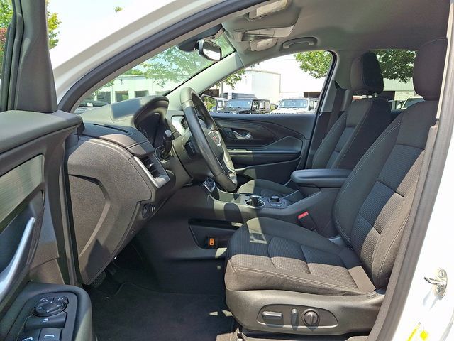 Used 2024 GMC Terrain SLE w/ Driver Convenience Package FWD image 13