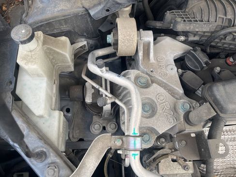 Used 2016 Nissan Rogue SV FWD image 60