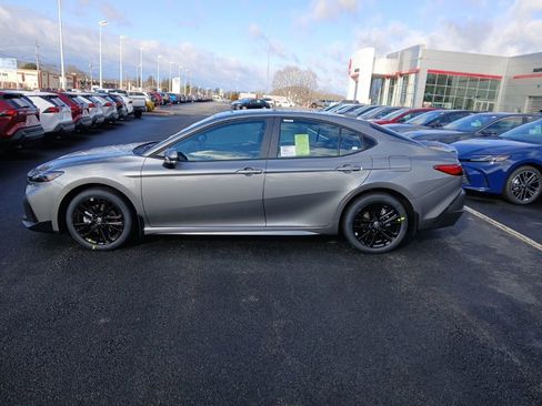 New 2026 Toyota Camry SE image 4