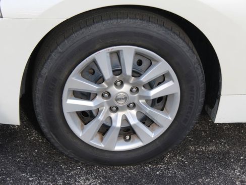 Used 2014 Nissan Altima 2.5 S FWD image 2