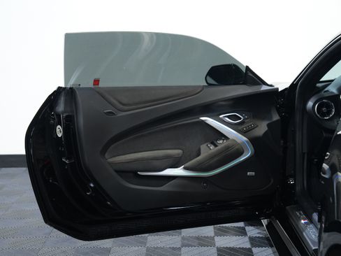 Used 2020 Chevrolet Camaro ZL1 RWD image 24