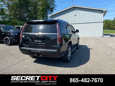 Used 2016 Cadillac Escalade Luxury AWD/4WD image 5
