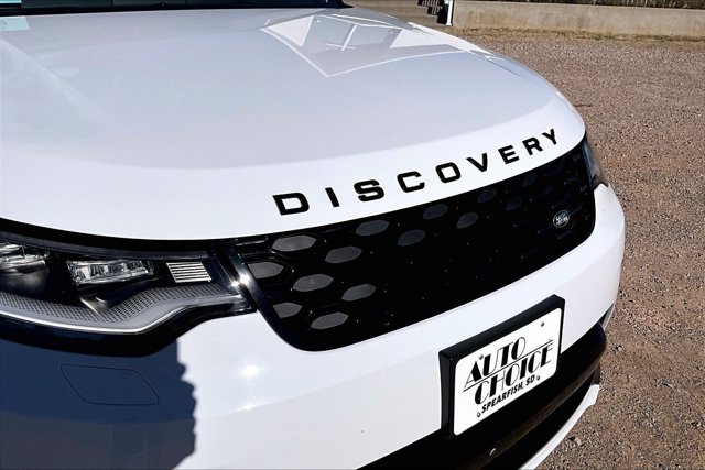 Used 2025 Land Rover Discovery Dynamic SE AWD/4WD image 31