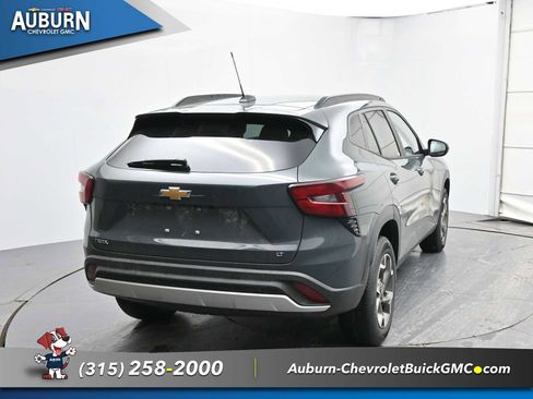 New 2026 Chevrolet Trax LT w/ LT Convenience Package image 3