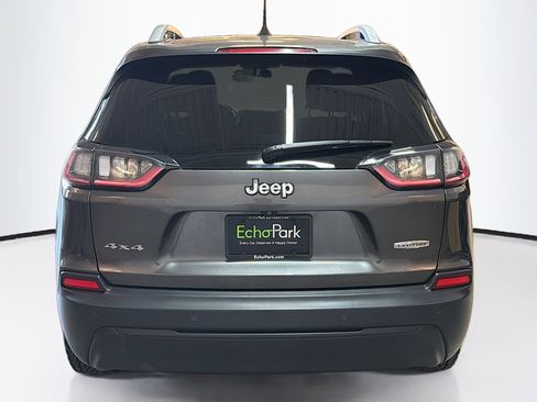Used 2019 Jeep Cherokee Latitude Plus w/ Cold Weather Group image 7