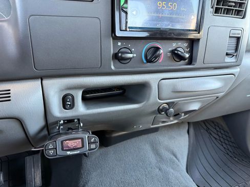 Used 2002 Ford F350 2WD Crew Cab DRW Super Duty image 32