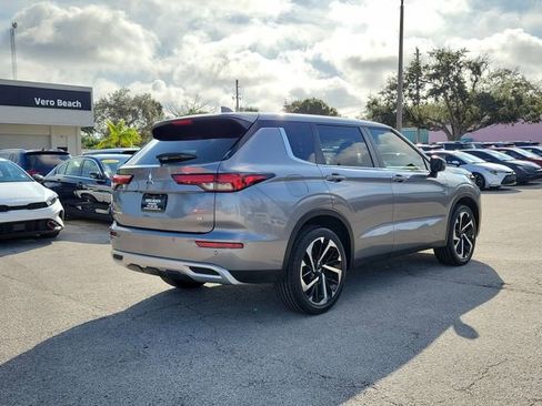 Used 2024 Mitsubishi Outlander SE image 6