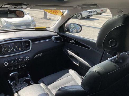Used 2017 Kia Sorento SX image 17