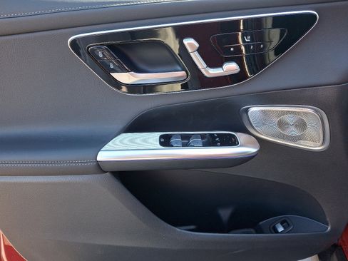 New 2025 Mercedes-Benz GLC 300 4MATIC image 12