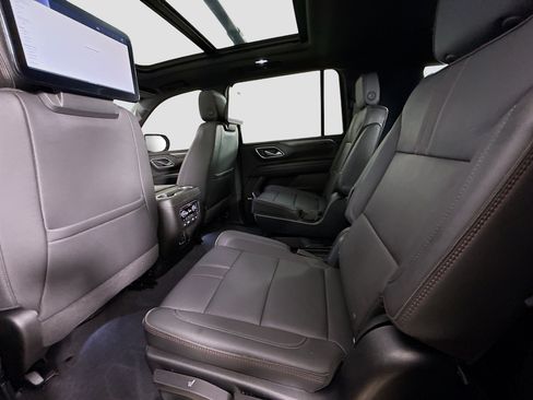 Used 2022 Chevrolet Suburban RST w/ Luxury Package AWD/4WD image 27