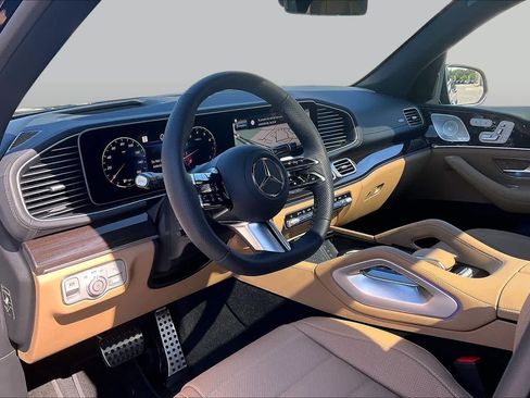 Used 2026 Mercedes-Benz GLS 450 4MATIC image 17