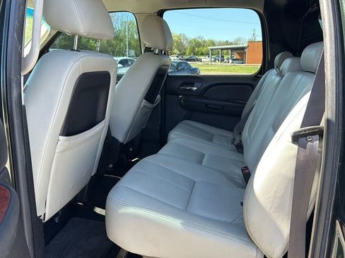 Used 2013 Chevrolet Avalanche LS image 13