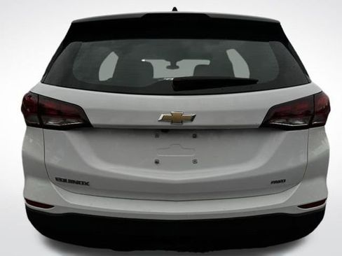 Used 2023 Chevrolet Equinox LS image 5