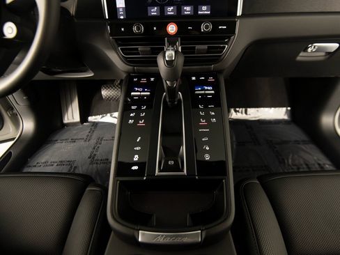 New 2026 Porsche Macan GTS image 22