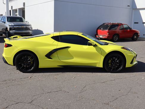 Used 2024 Chevrolet Corvette Stingray Preferred Cpe w/ Z51 Performance Package image 11