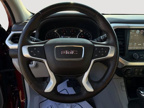 Used 2018 GMC Acadia SLT FWD image 18