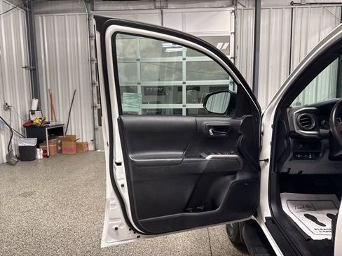 Used 2023 Toyota Tacoma Limited image 7