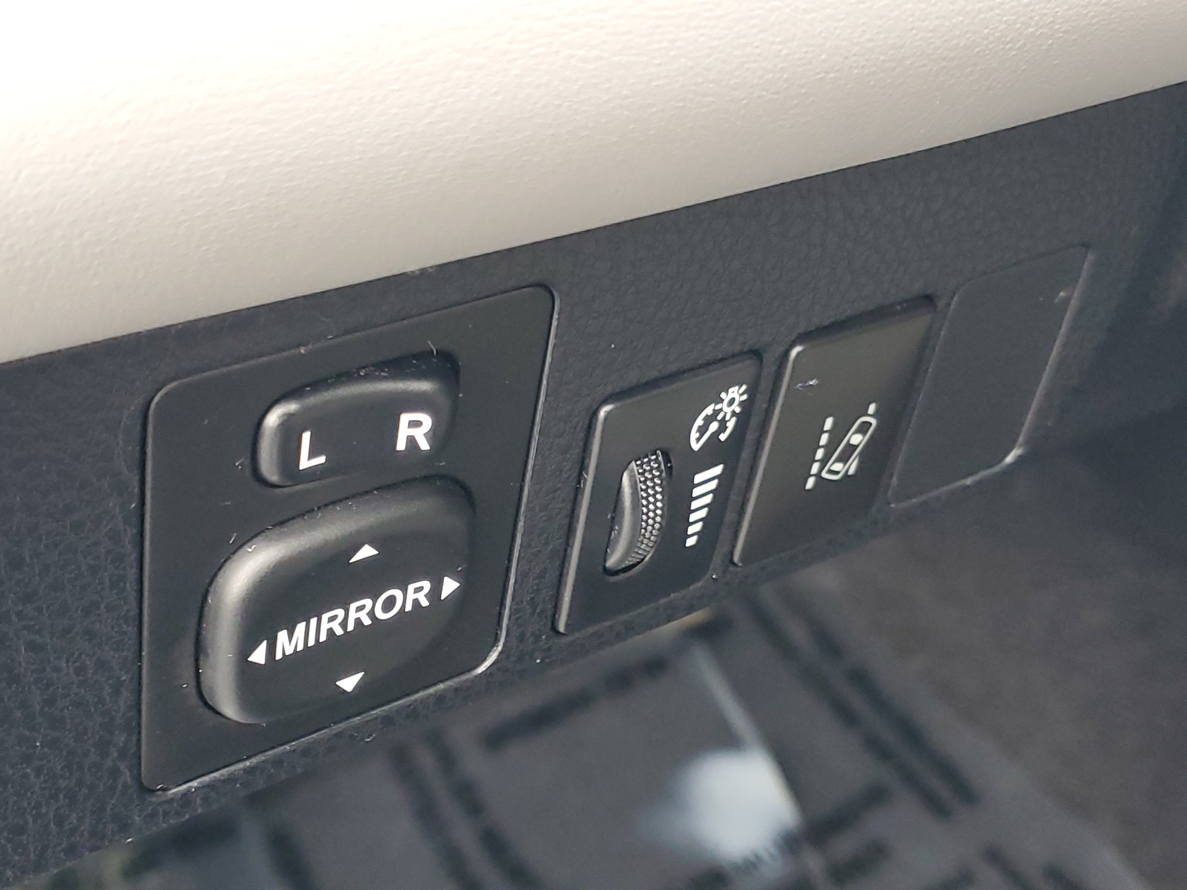Certified 2018 Toyota RAV4 Limited w/ Advanced Technology Package AWD/4WD image 26