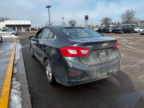 Used 2017 Chevrolet Cruze LT w/ Convenience Package image 6