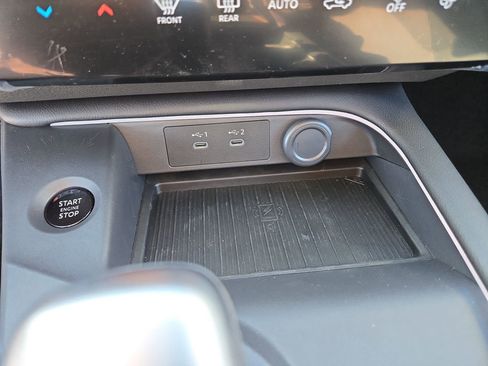 New 2026 Nissan Sentra SR w/ Floor Mat Package FWD image 27