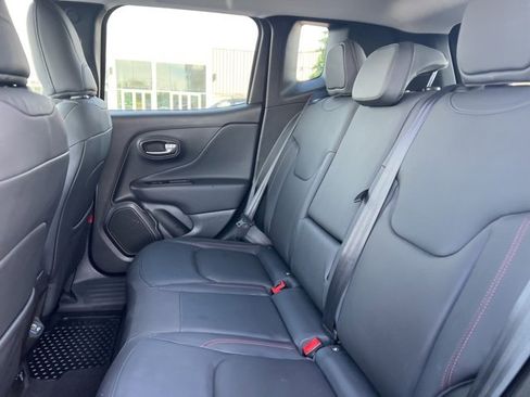 Used 2022 Jeep Renegade Trailhawk image 32