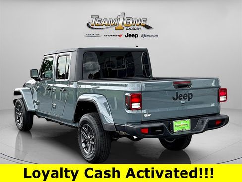 New 2025 Jeep Gladiator Sport image 4