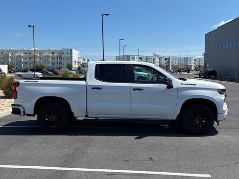 Used 2024 Chevrolet Silverado 1500 RST w/ Redline Edition AWD/4WD image 3